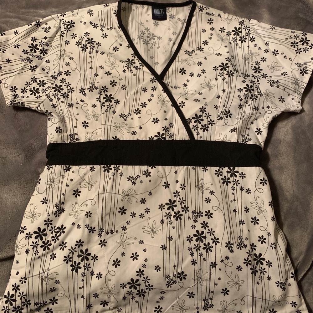 Scrub top XS
